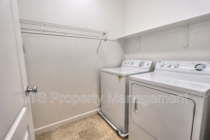 980 Latitude Ln – photo 5