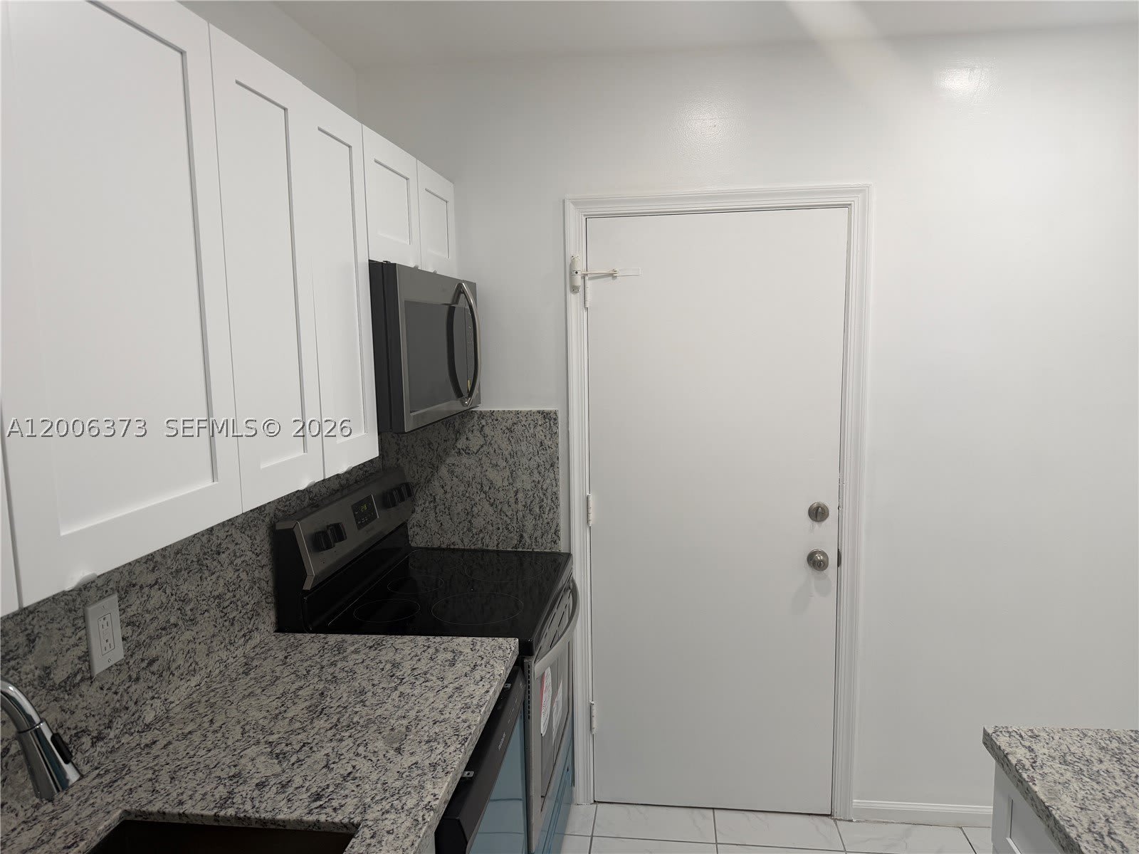 2200 NE 66th St – photo 4