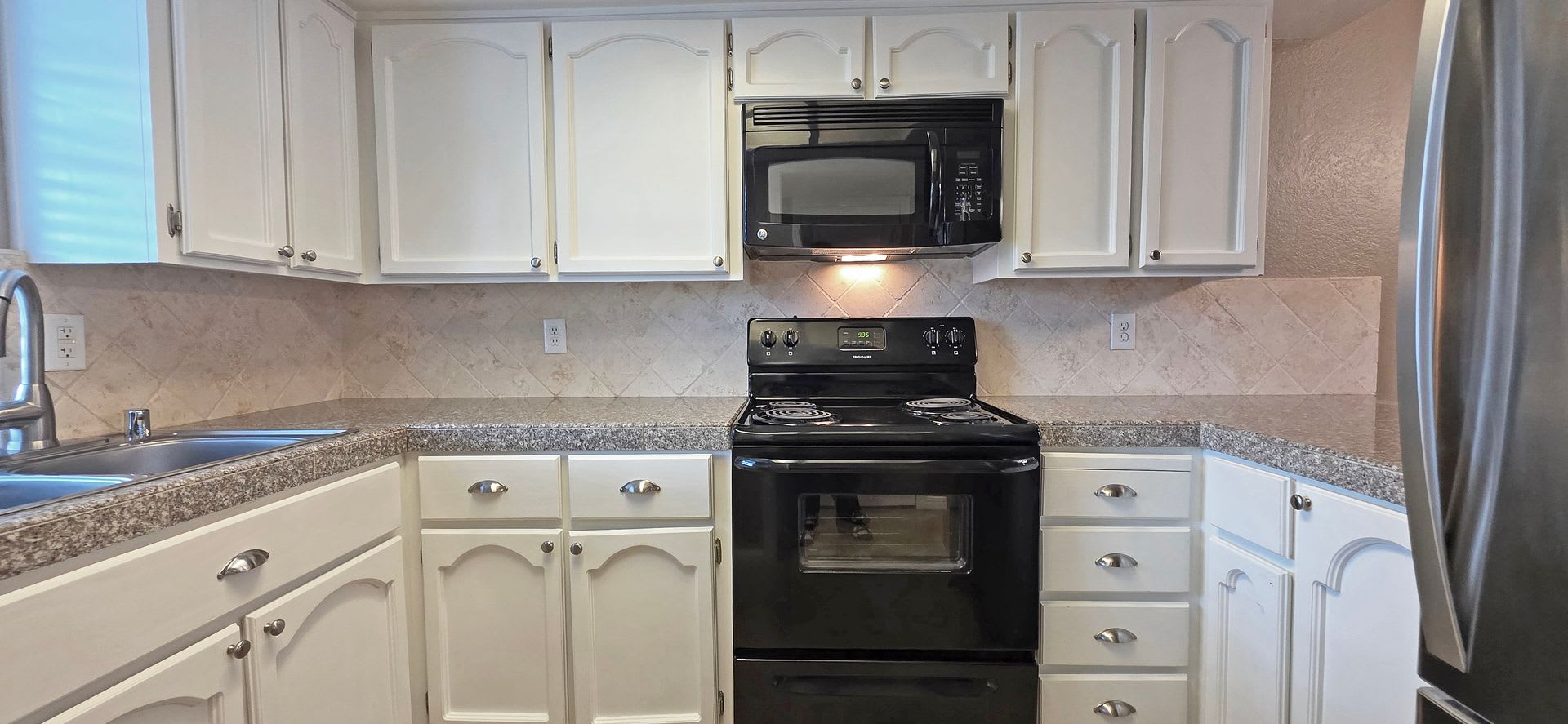 210 Wales Dr. – photo 3