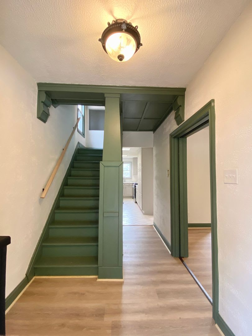 3 Bed/1 Bath Home in Beechview with Bonus Room-Convenient to Downtown! Available October! – photo 3