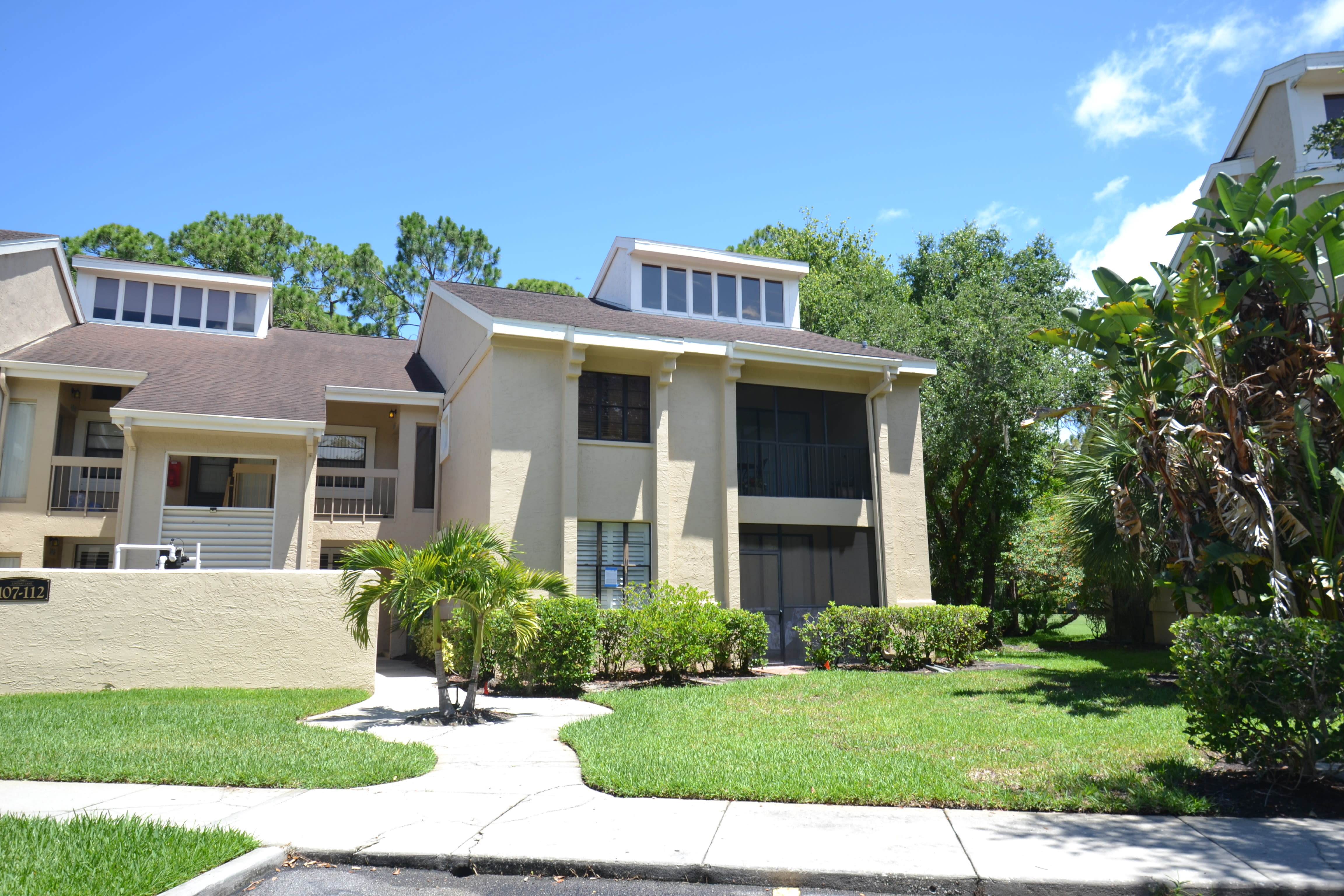 336 Woodlake Wynde – photo 1