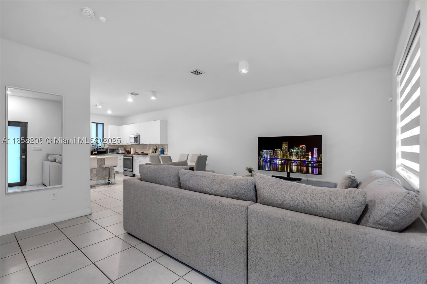 4450 NW 83rd Pkwy – photo 4