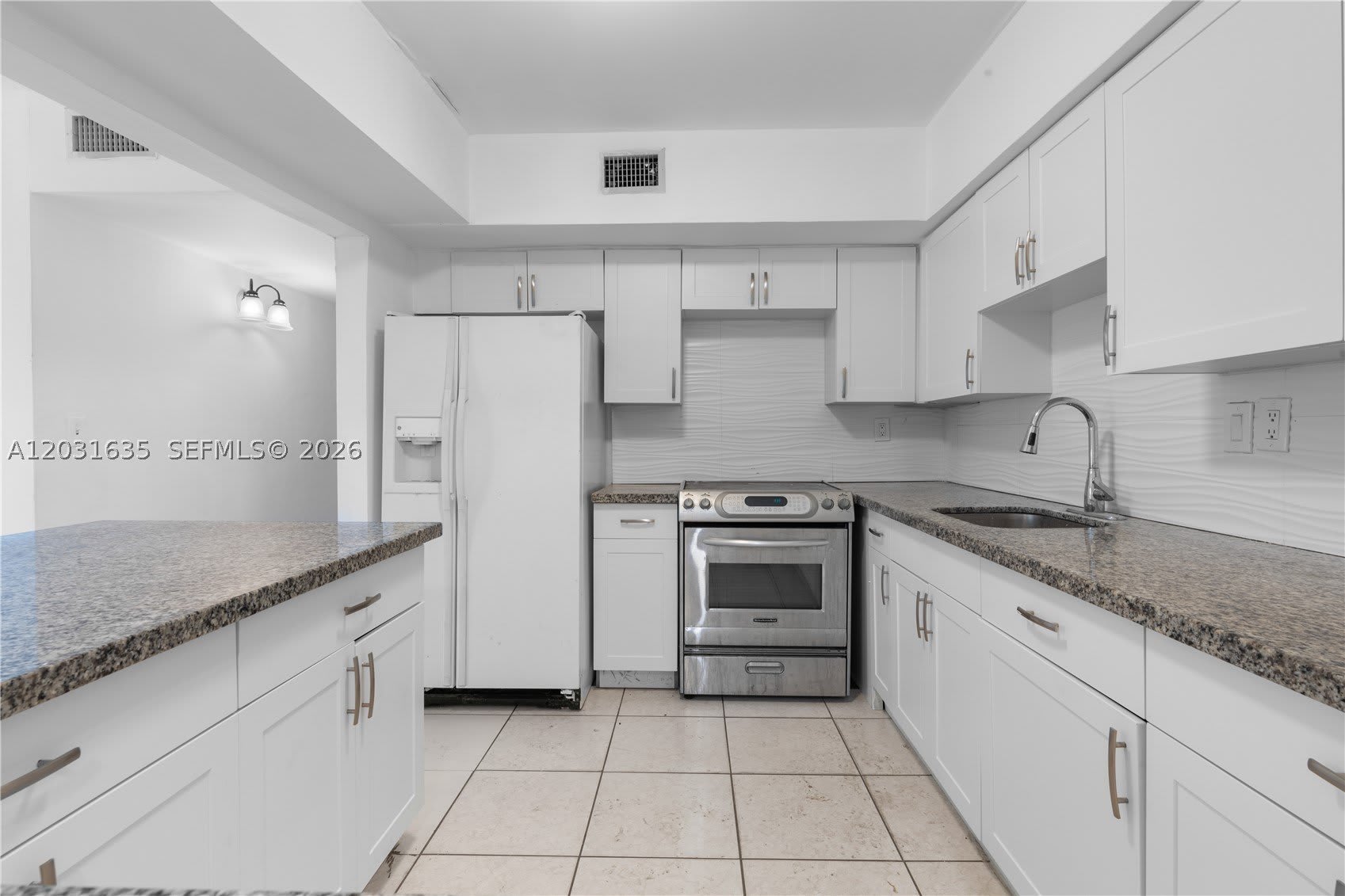 3061 Ne 4Th Ave – photo 4