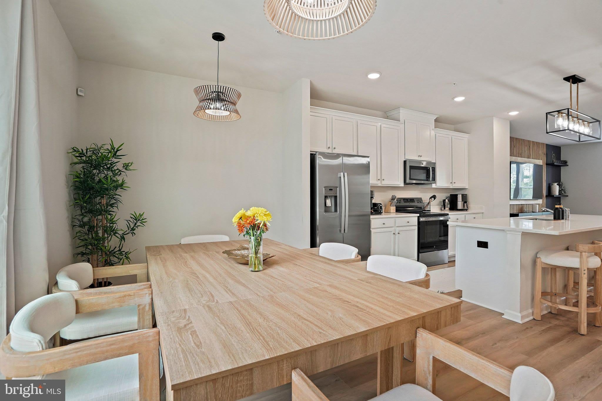 3443 CARNABY Street – photo 5