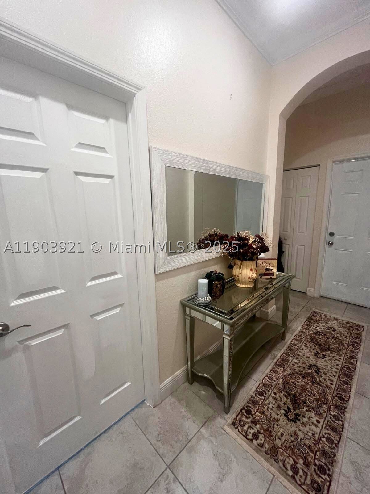 116 NE 25th Ter – photo 2