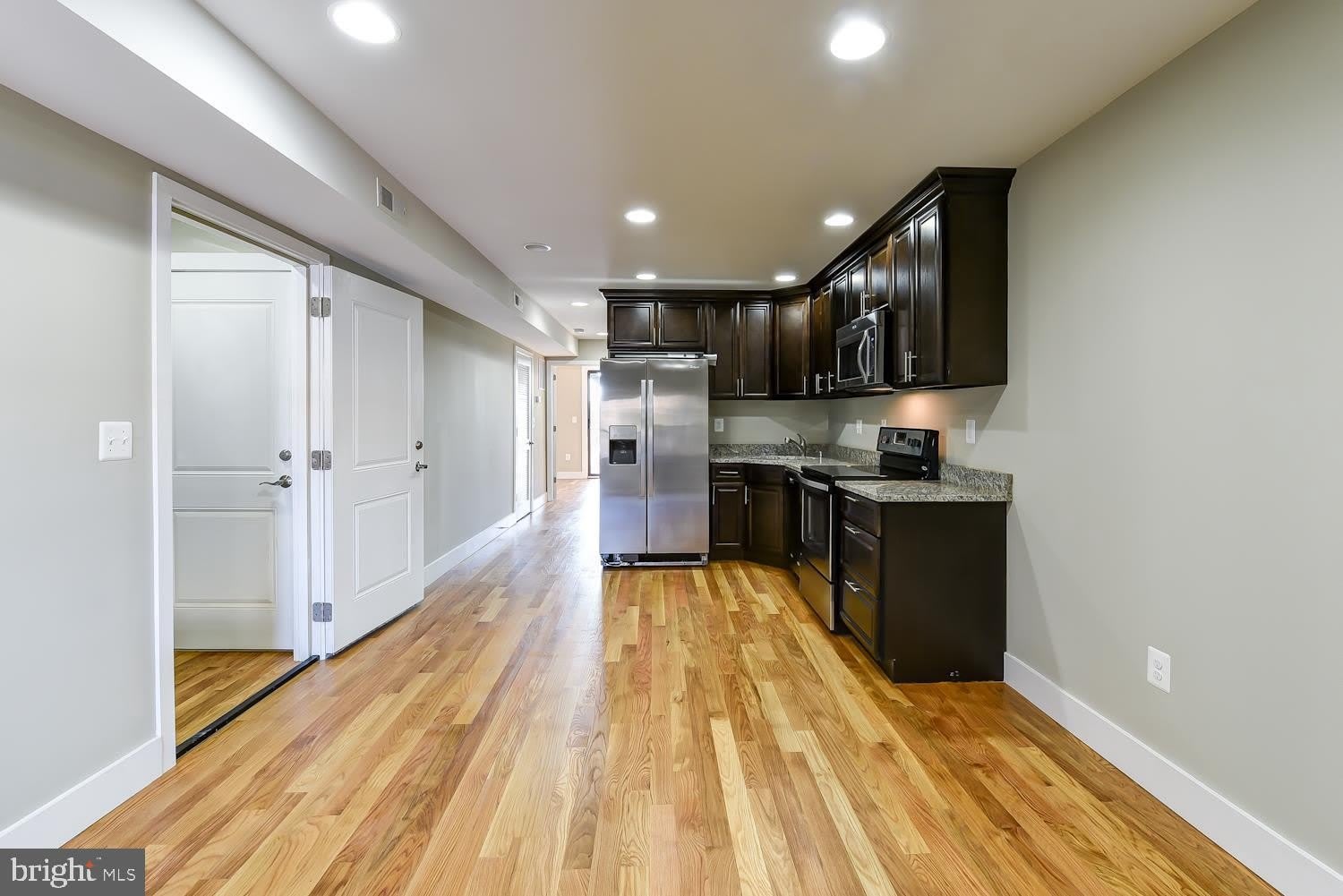 2031 BENNING Road NE – photo 2