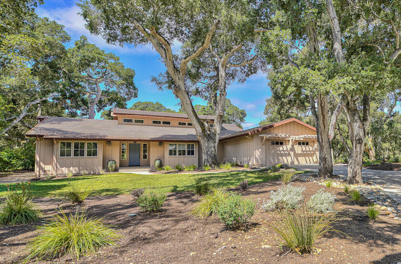 Luxury Living in Corral de Tierra! Available November 1st! – photo 2