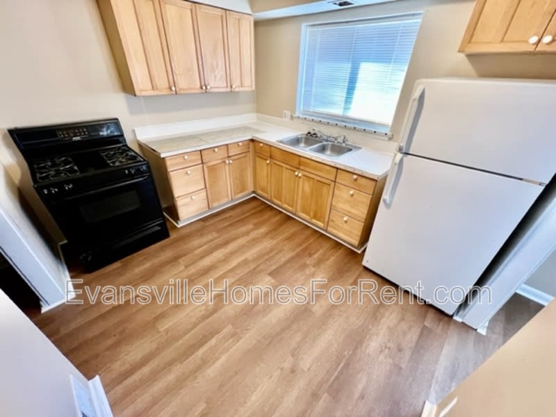 1202 South Lombard Avenue – photo 5