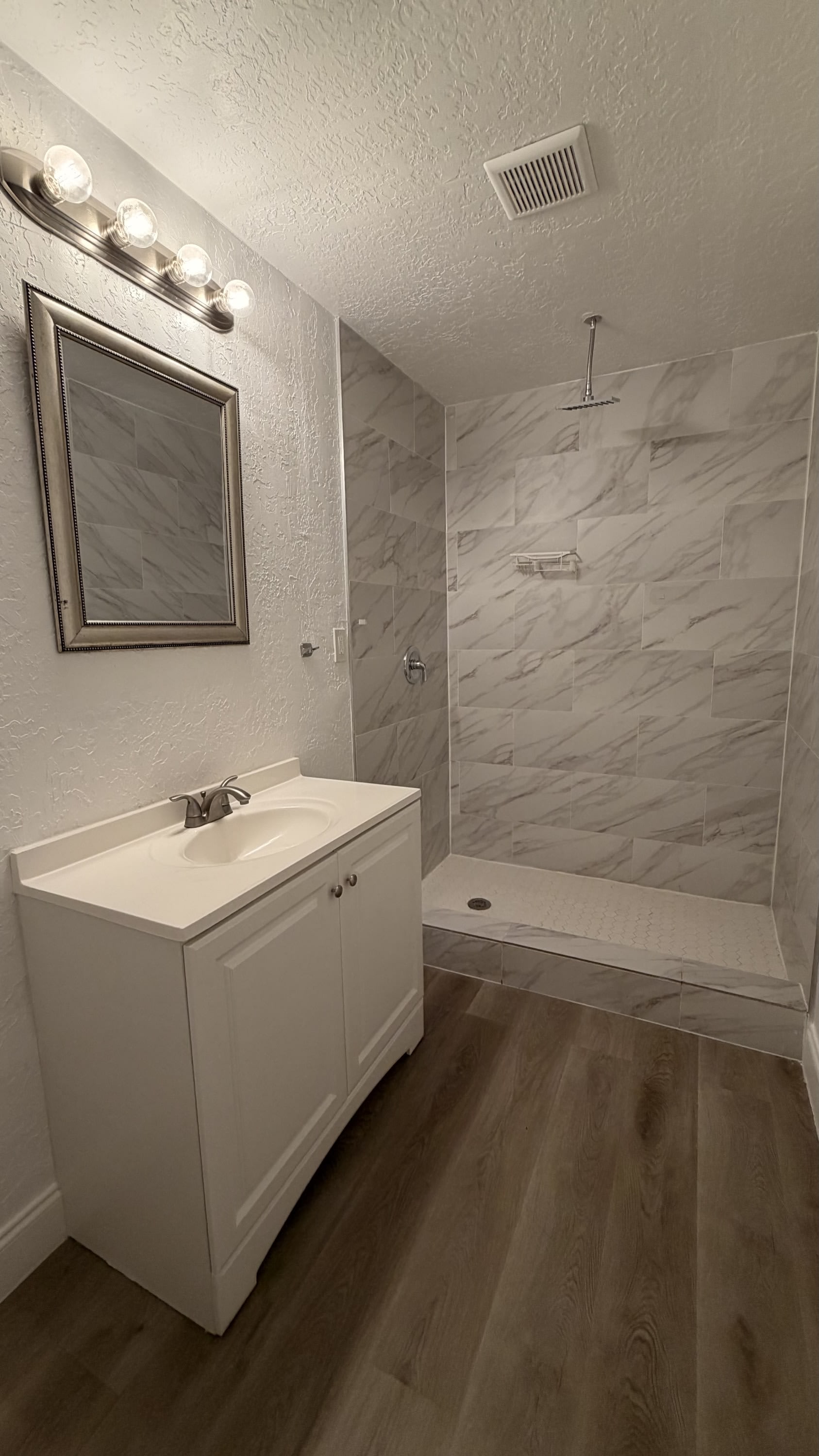 2815 Northwest Lincoln Avenue – photo 3
