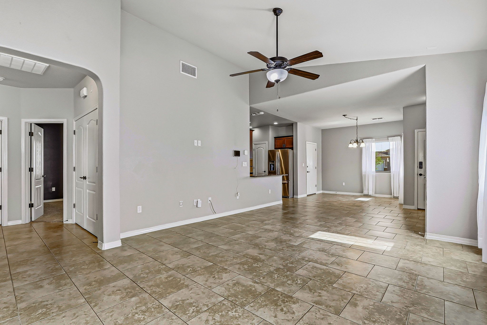 14741 Bobby Joe Hill – photo 5