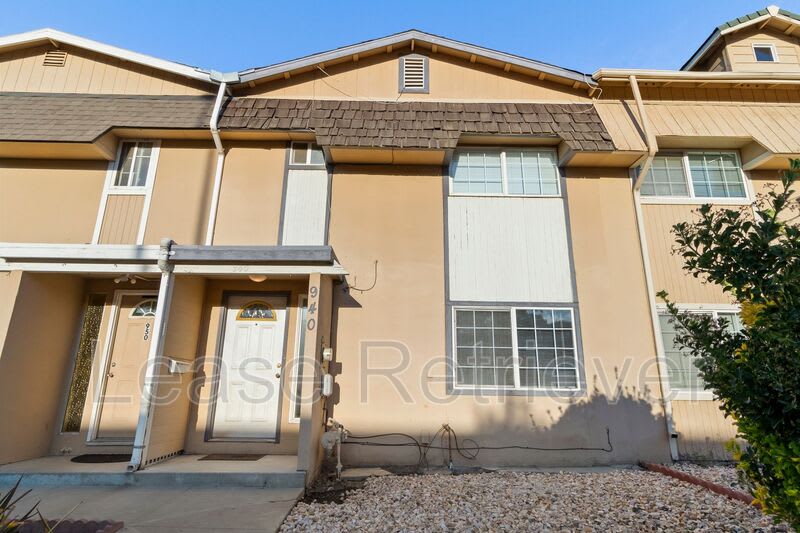940 Palm Cir – photo 1