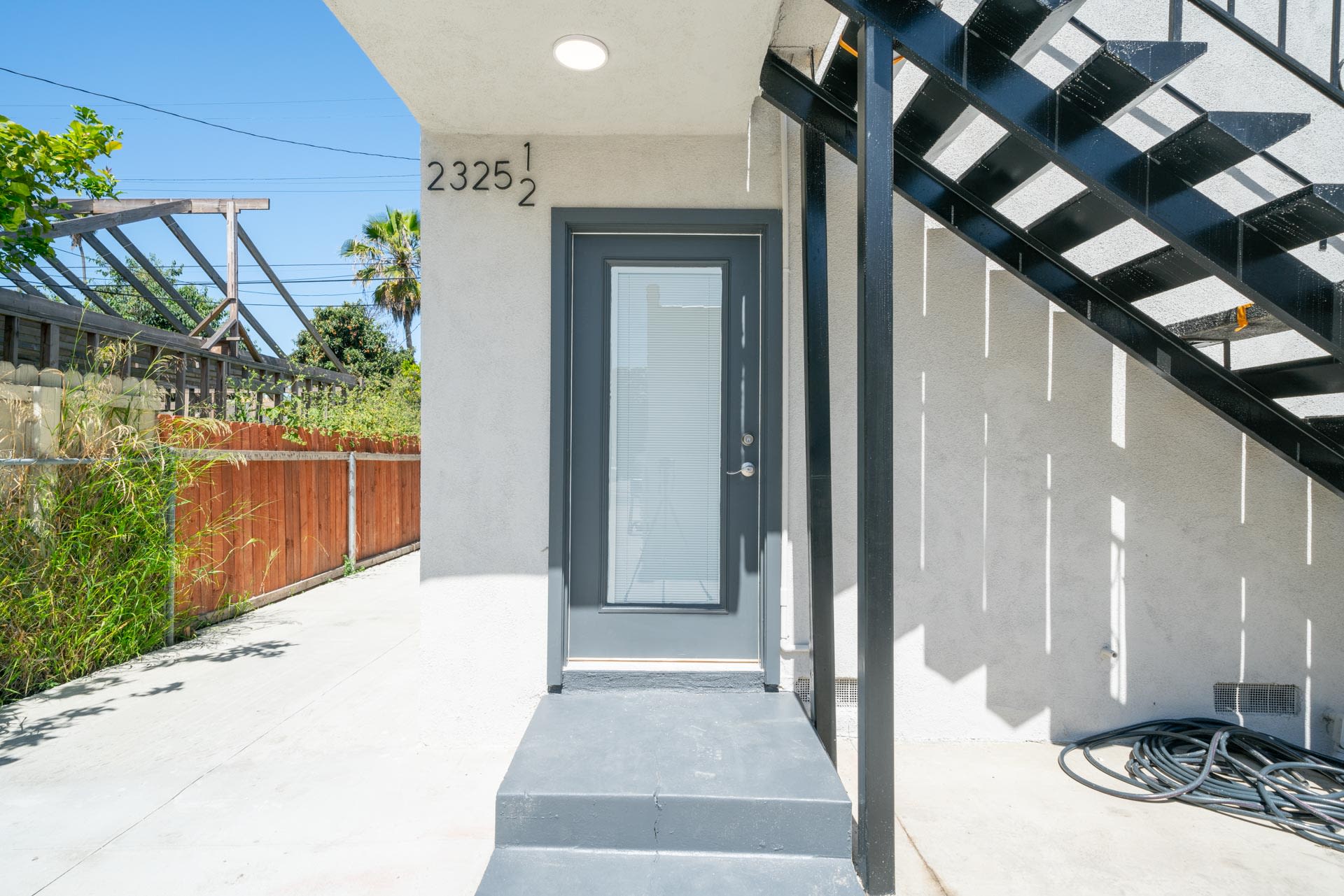 2325 1 2 South Sycamore Avenue – photo 5
