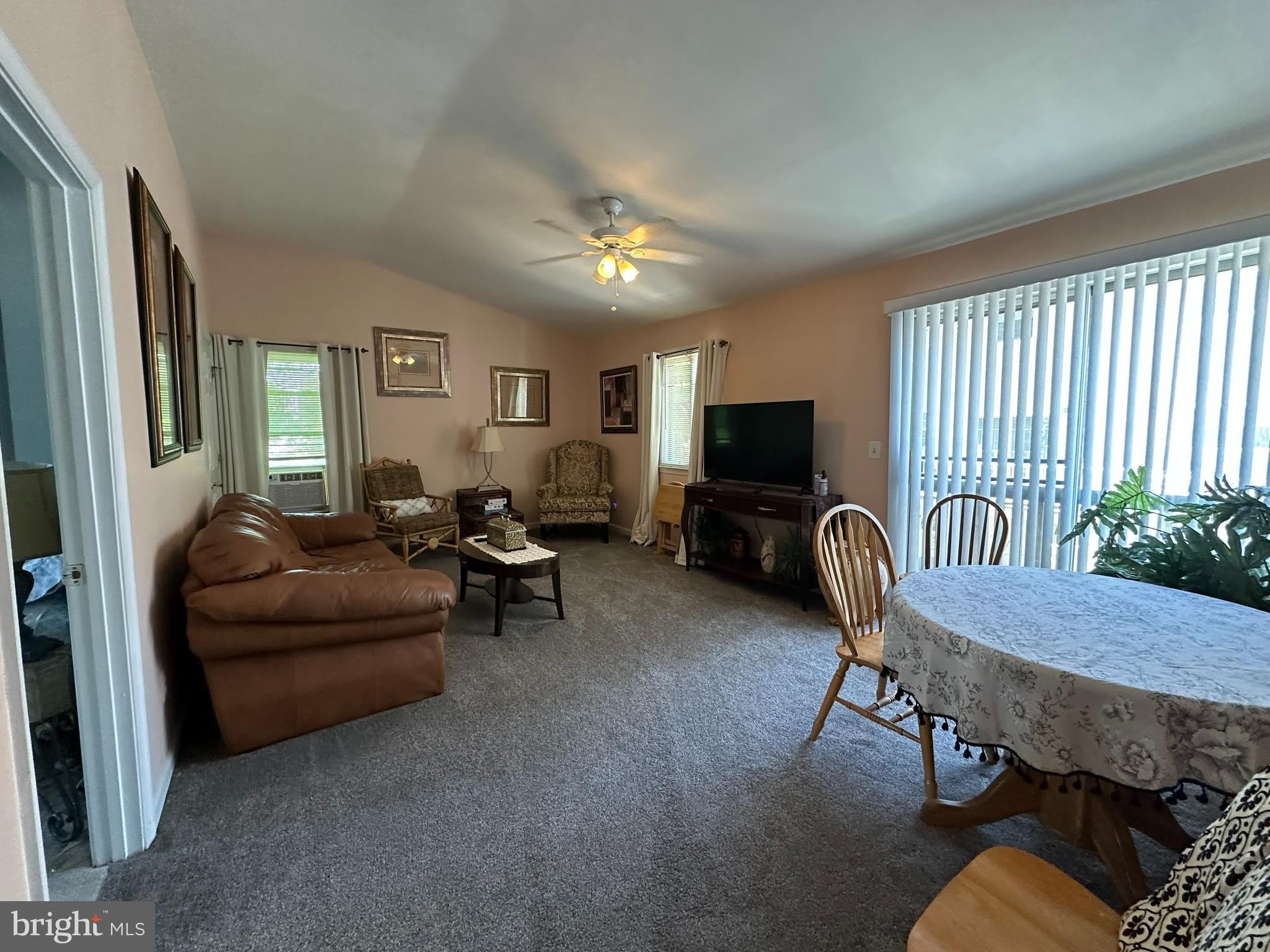 9217 ANNAPOLIS Avenue – photo 3