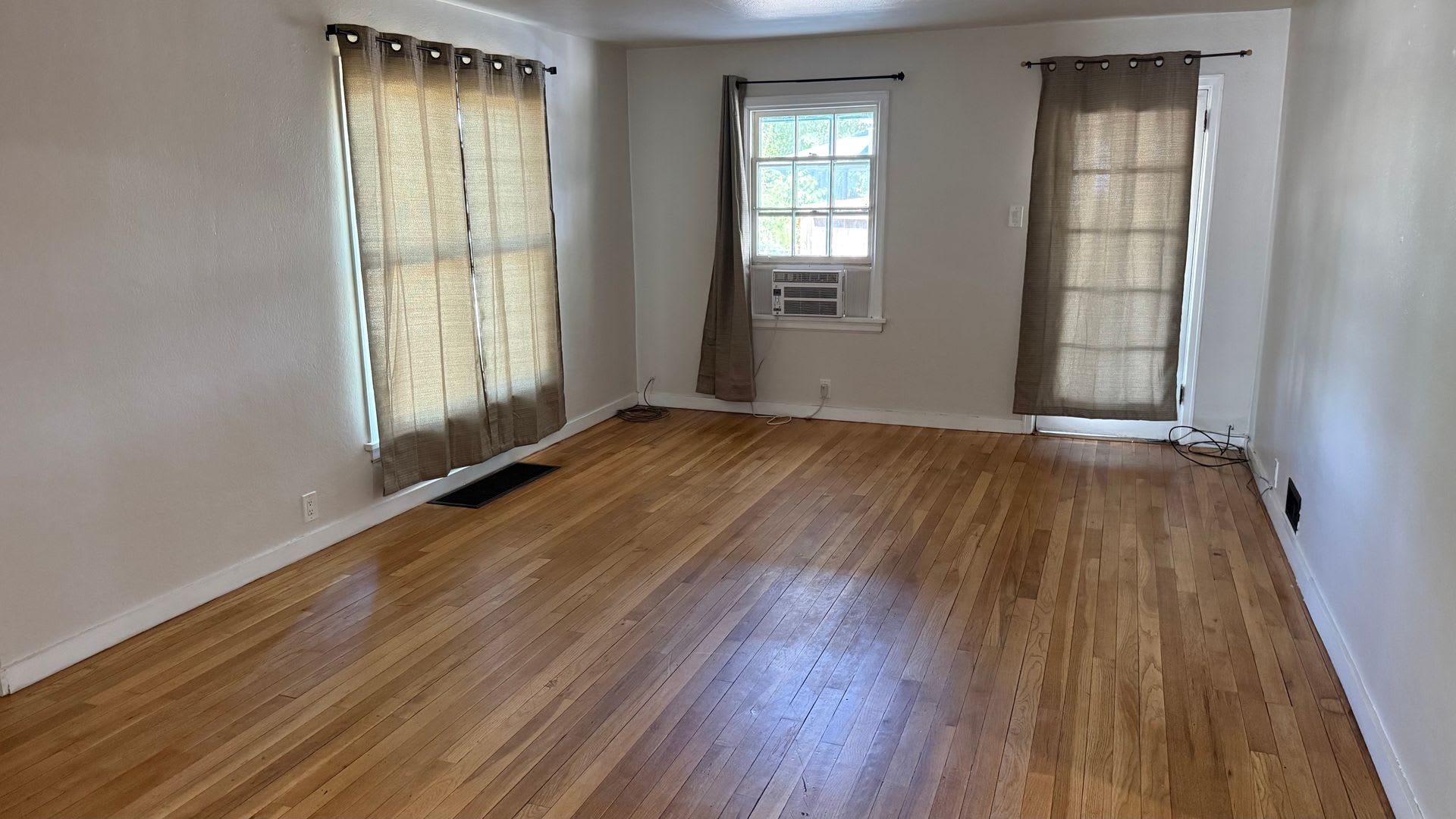 5 Bed 2 Bath Home Near Colorado Mesa University – photo 3