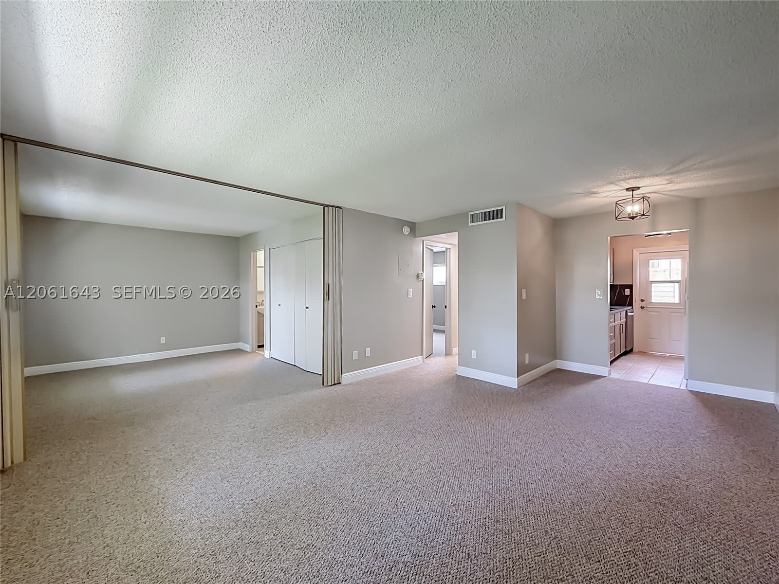 6211 SW 37th St – photo 2
