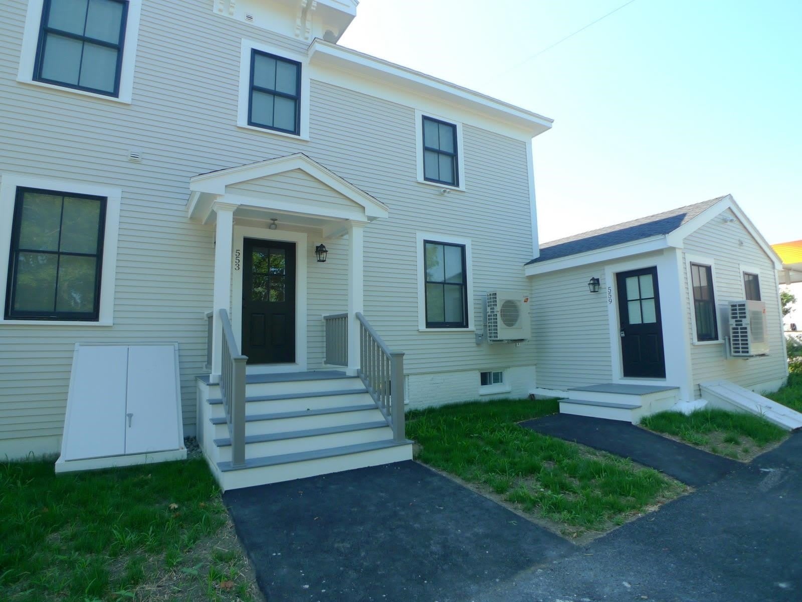 553 Islington Street – photo 4