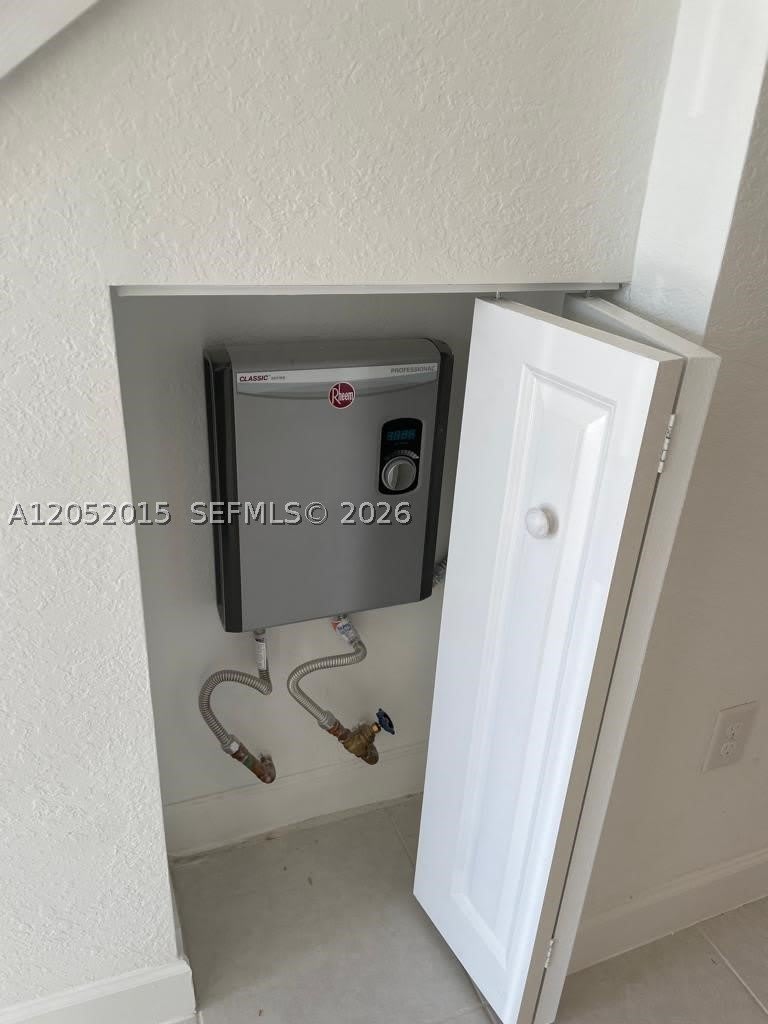 825 NE 211th St – photo 5