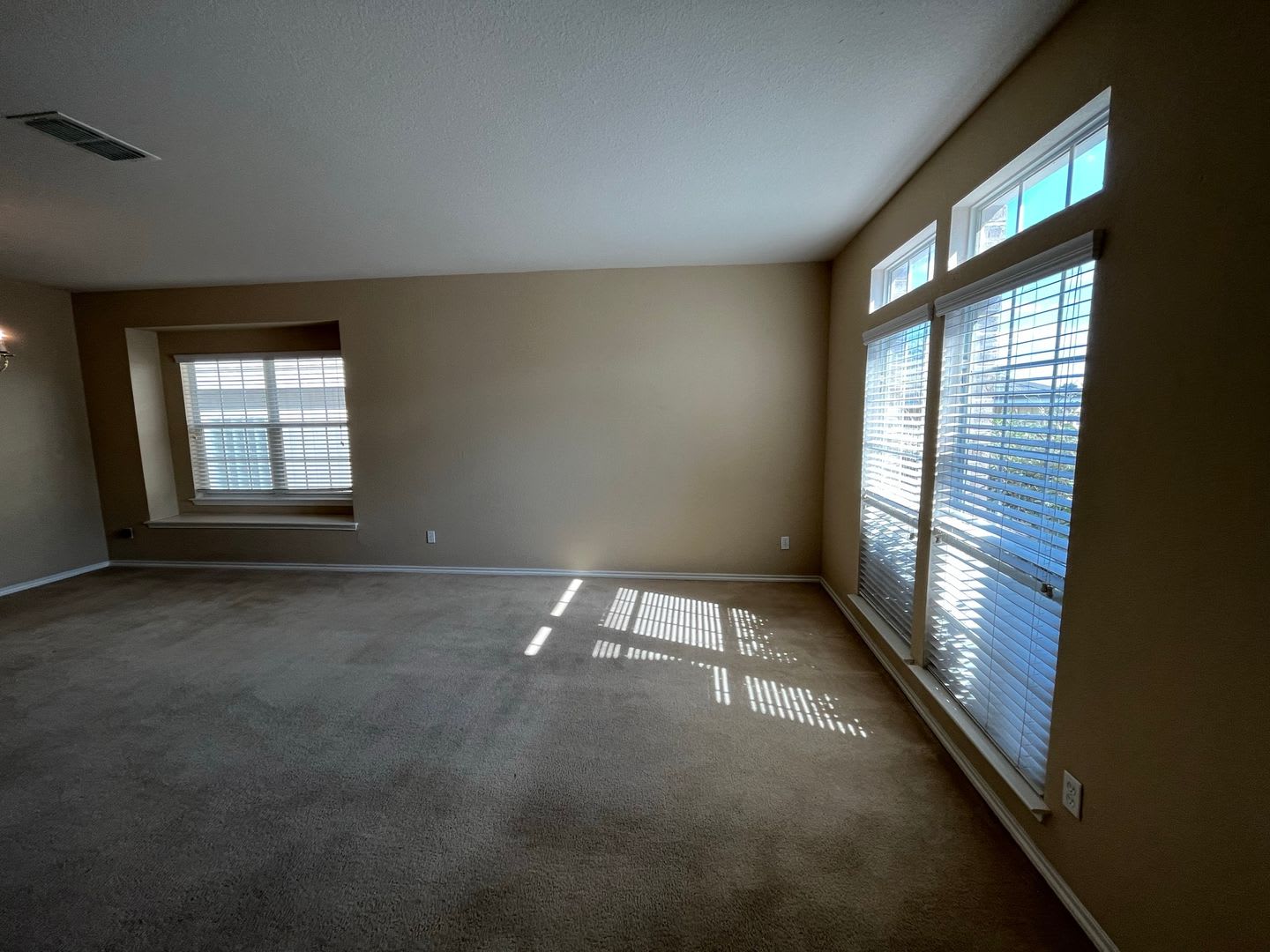 21114 Villa Valencia – photo 5