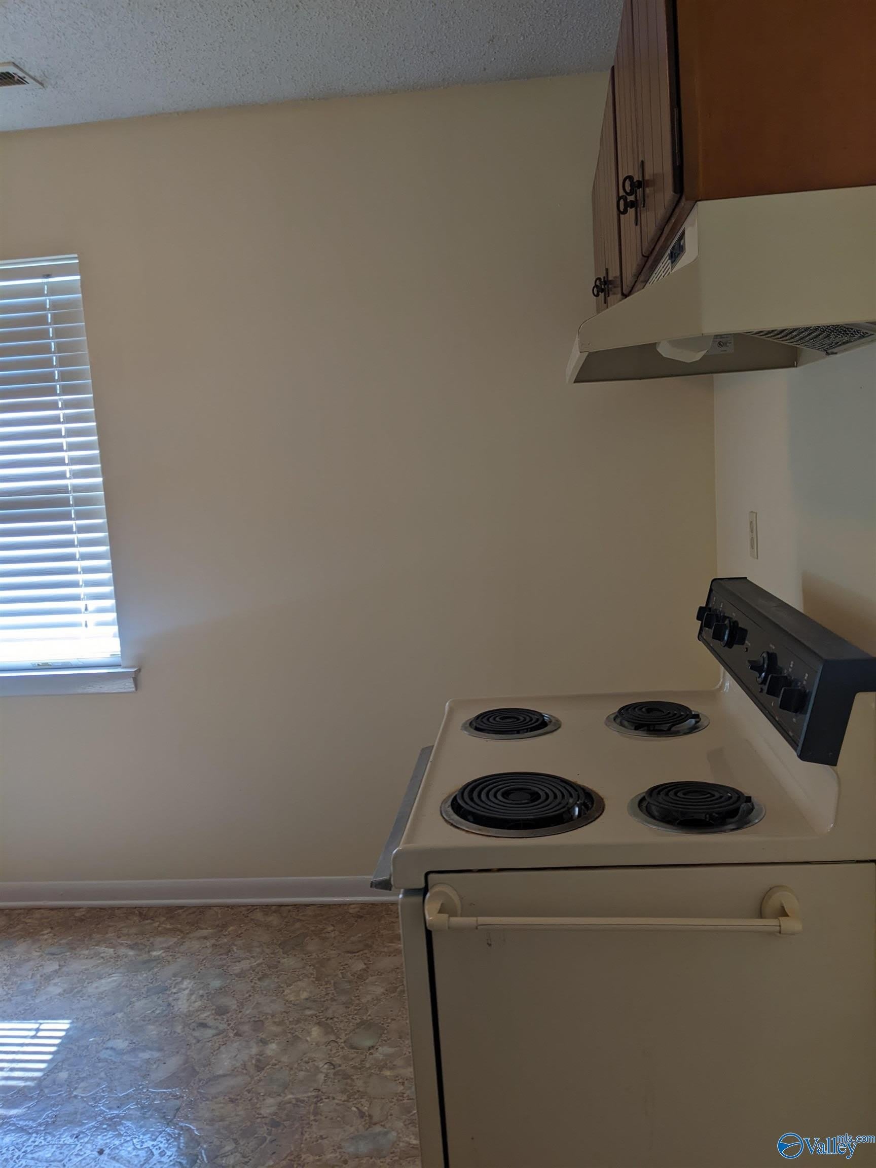 14021 Wyandotte Drive – photo 5