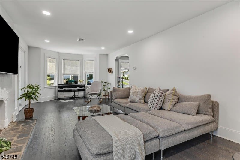 186 Gregory Ave – photo 4