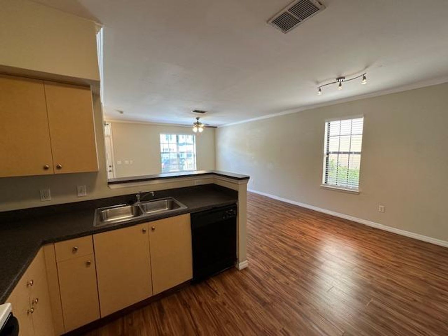 2 Bedroom 2 Bathroom Townhome Is Siena At Celebration With Attached 2 Car Garage – photo 5