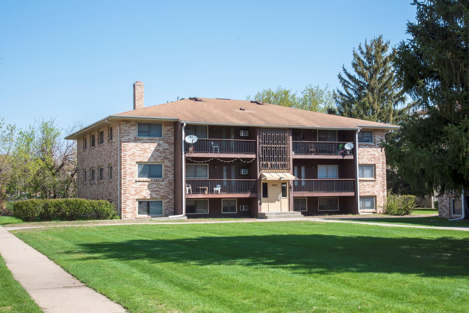 Nicollet Court – photo 3