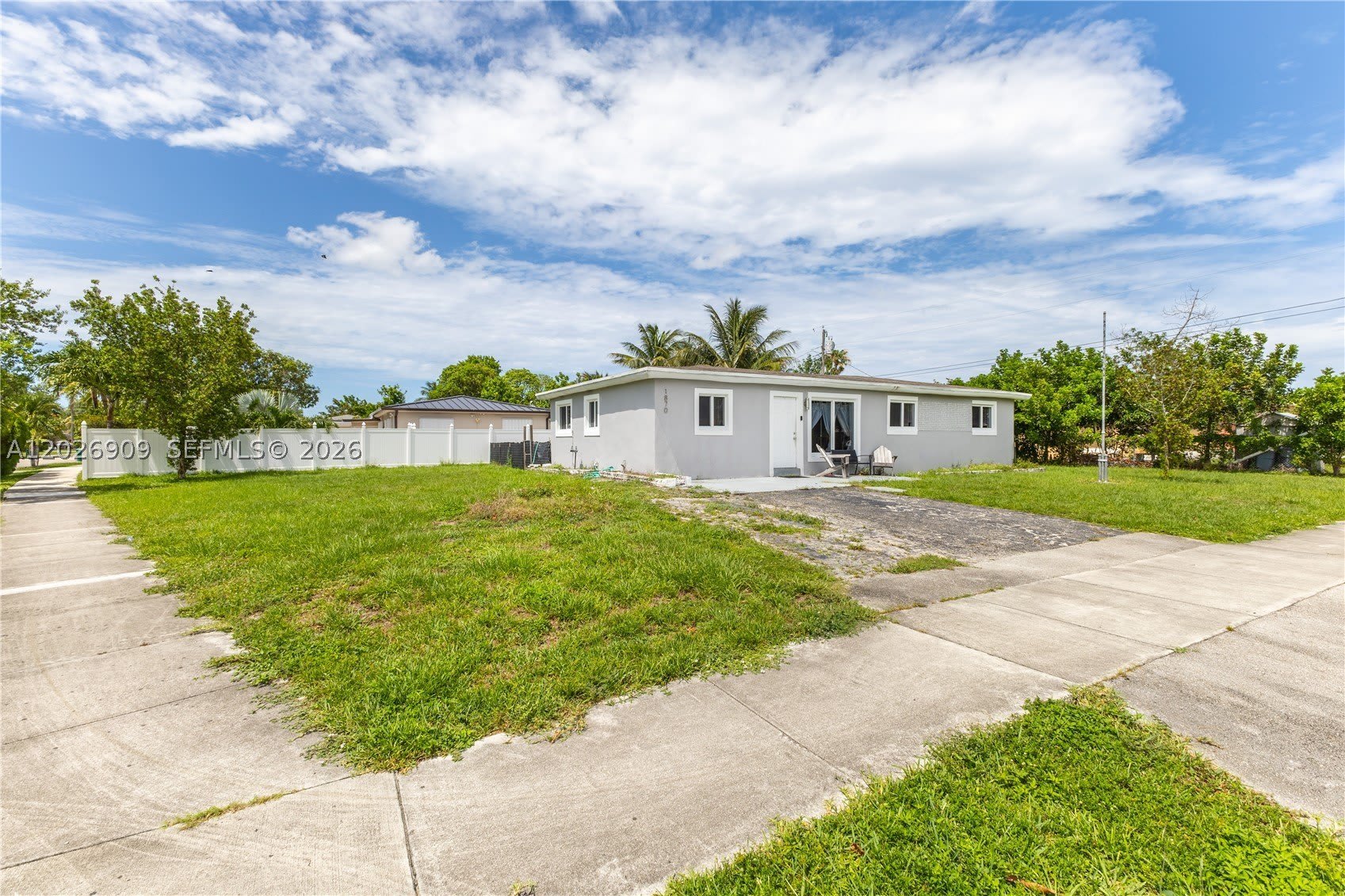 1870 SW 42nd Ter – photo 4