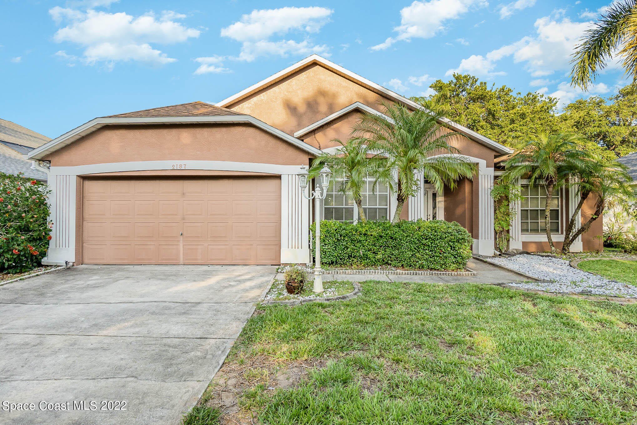 2187 Hedgerow Drive – photo 3