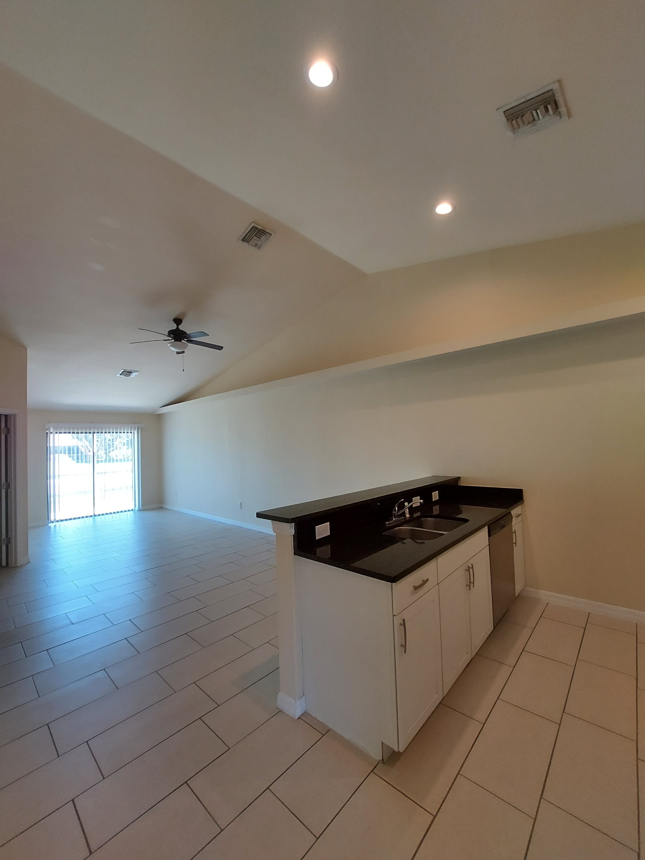 615 Southeast 7Th Street – photo 5