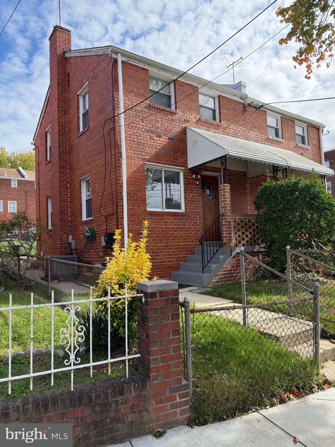 374 CHAPLIN Street SE – photo 1
