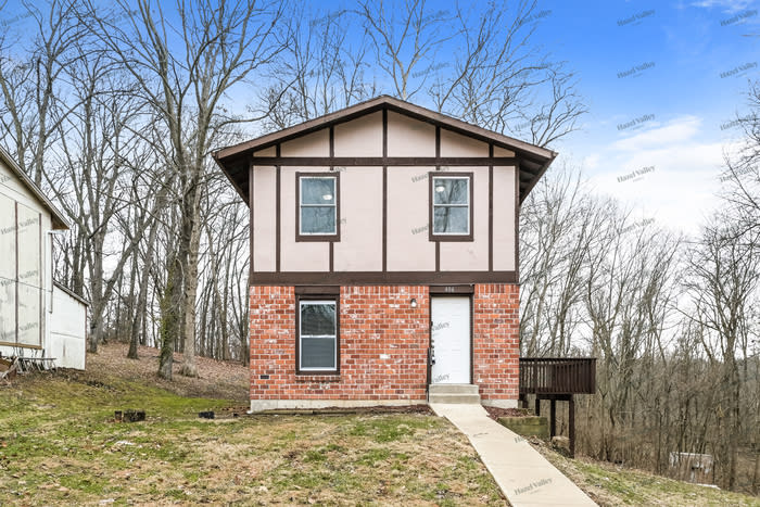 606 Alsmeyer Drive – photo 1