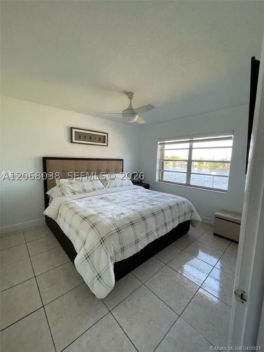 12860 SW 43rd Dr – photo 5