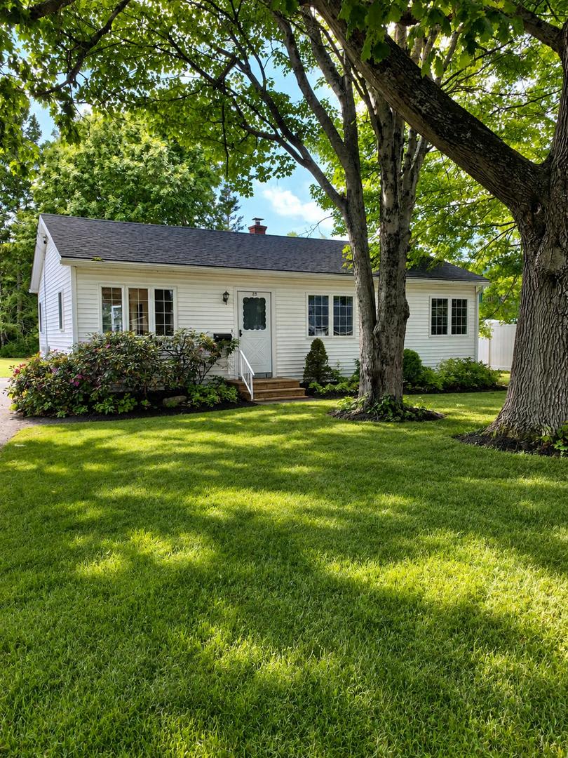 246 Howard st 3 bed 1 bath – photo 1