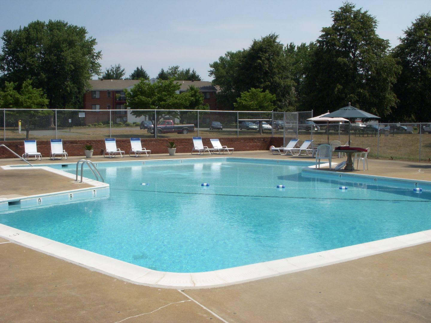Country Club Green Condo – photo 3