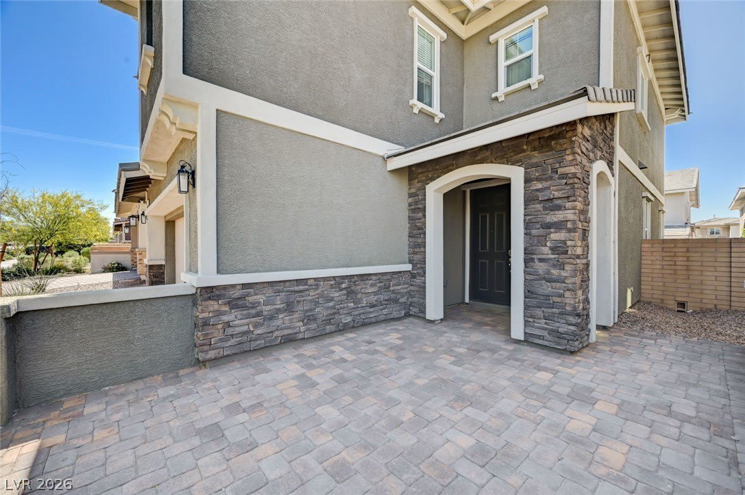 372 Silva Place – photo 2