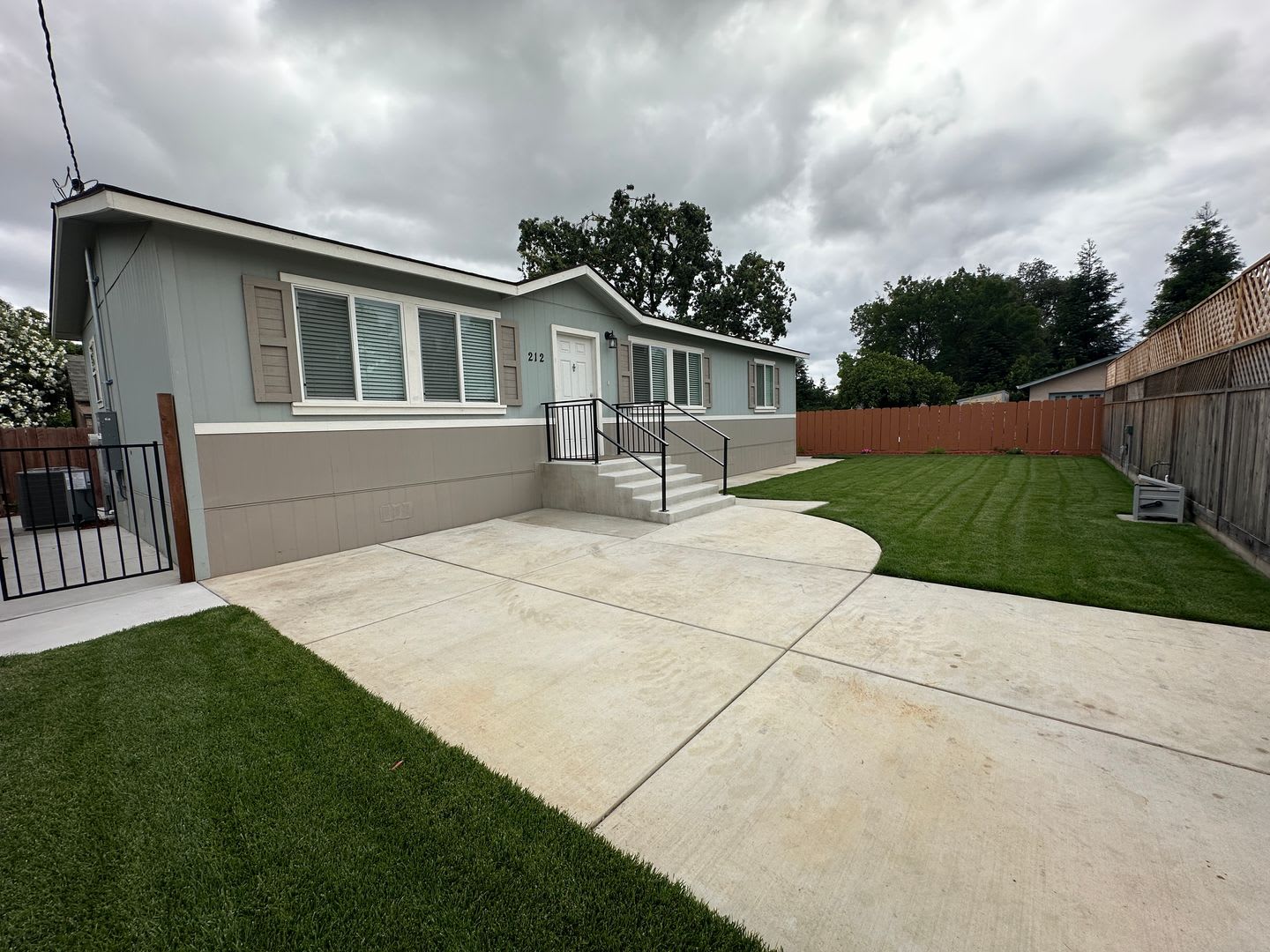 Gated Brand New 3-Bedroom Mobile Home in Prime La Loma District – photo 2