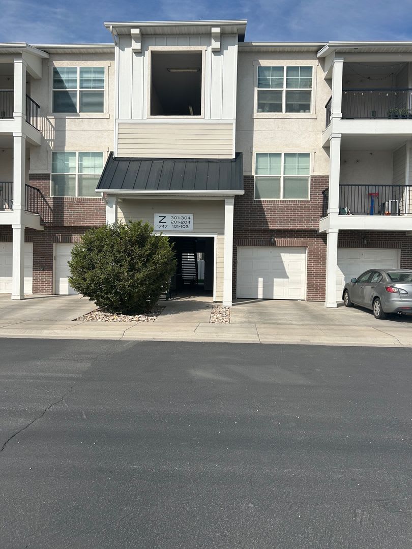 Beautiful 3-Bedroom, 2-Bathroom Condo for Rent in Lehi – photo 2