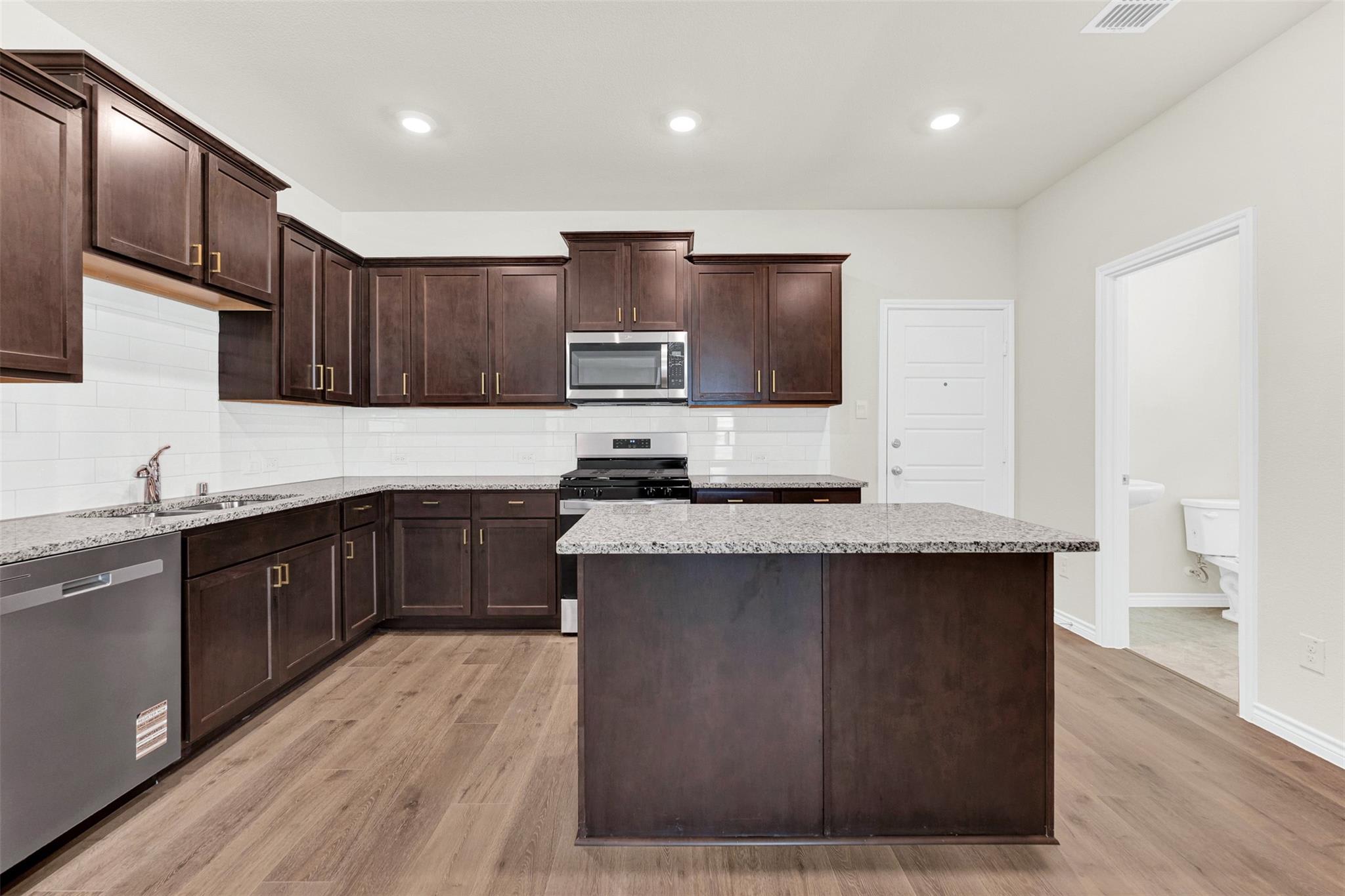 1328 Kimzey St – photo 4