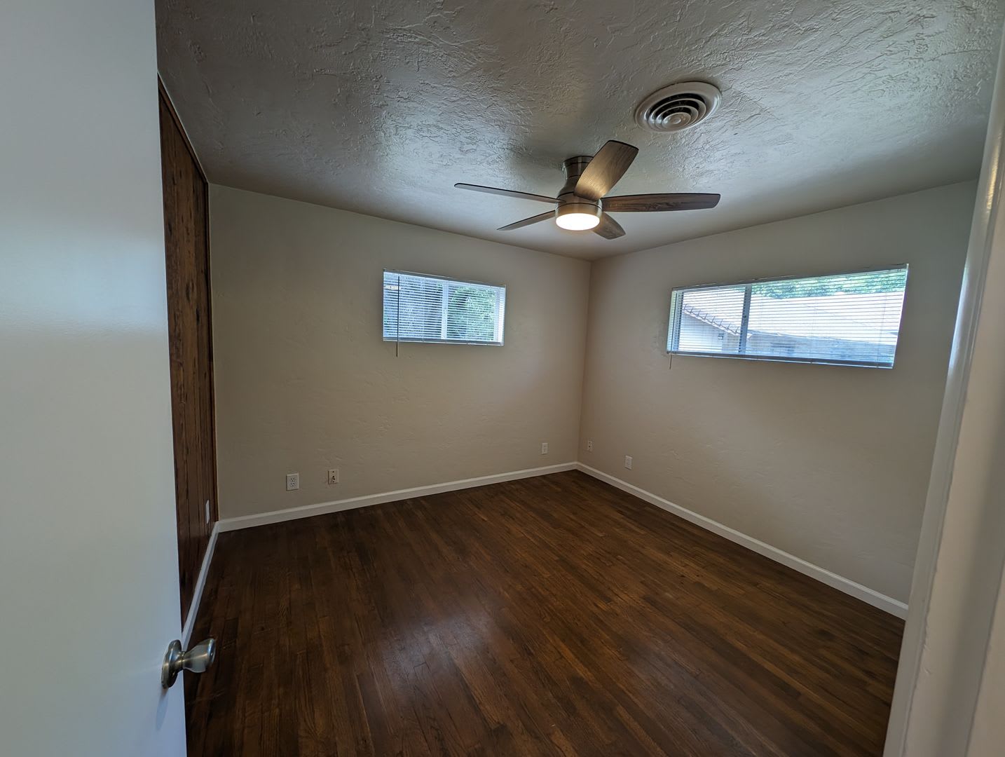 3 Bedroom House Near Shopping and Schools – photo 5