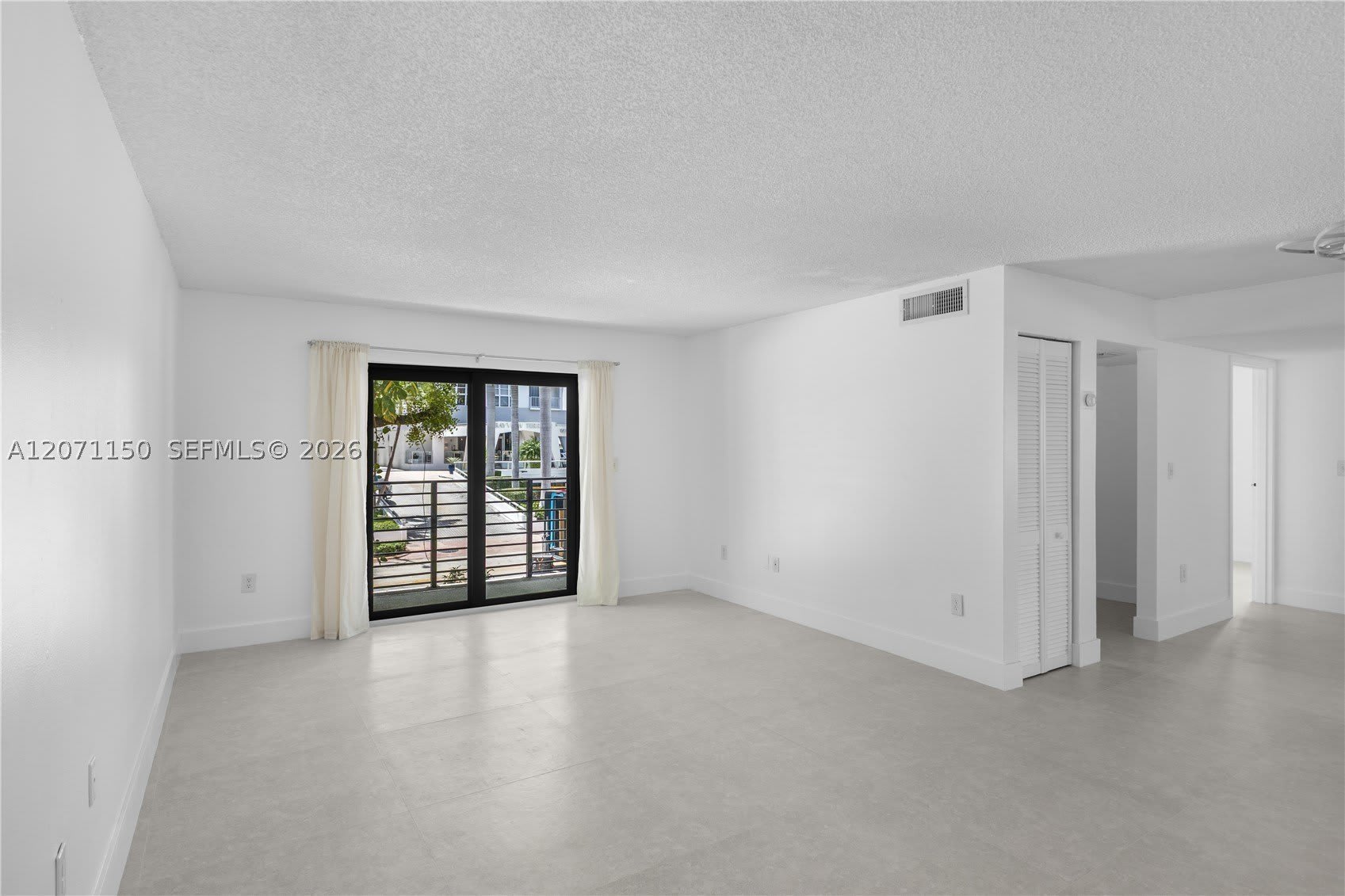 1225 West Ave – photo 2