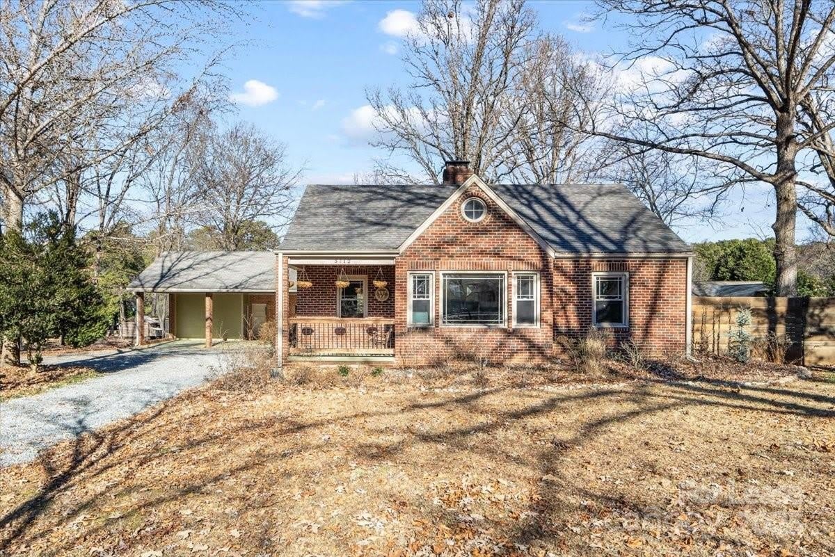 5712 Oak Drive – photo 1