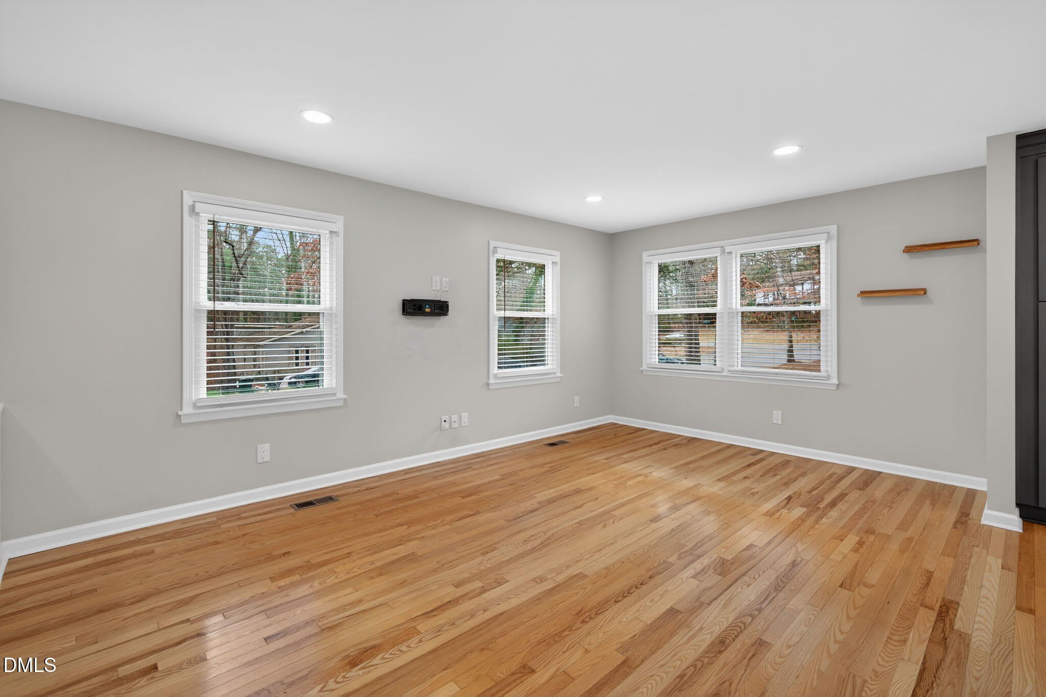 1112 Stonehedge Avenue – photo 2