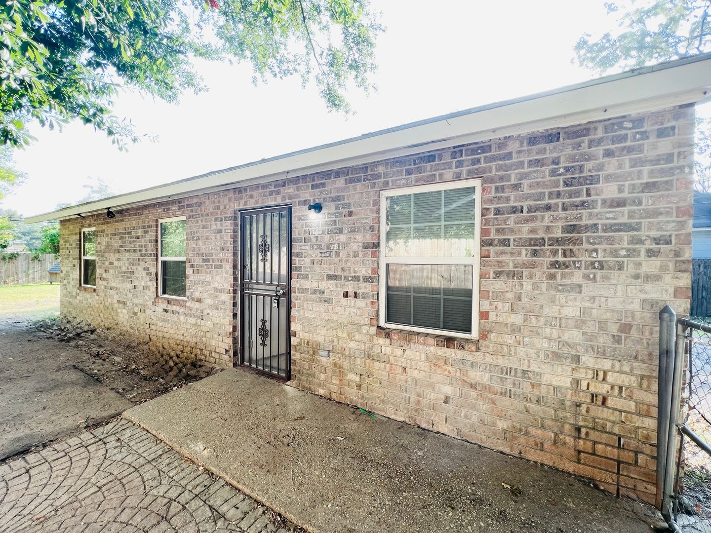 3433 Hollywood Street (3 Bed/1 Bath) – photo 4