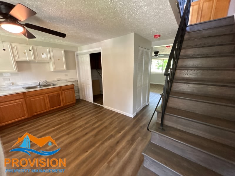 2921 Freeway – photo 2