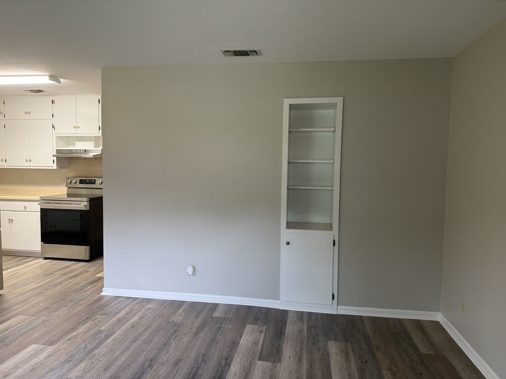 1407 N Crockett St – photo 2