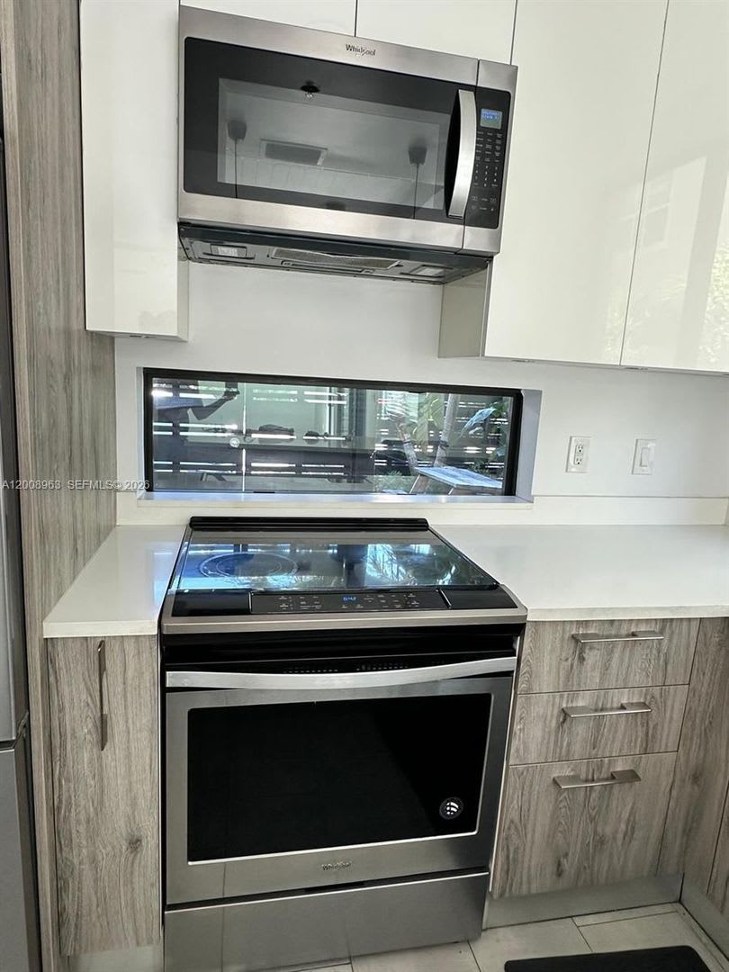 722 NE 15TH AVE #APARTMENT 2 FORT LAUDERDALE, FL 33304 – photo 3