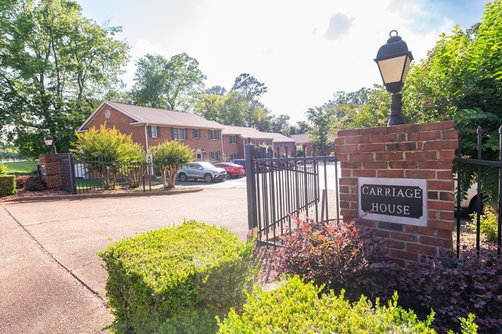 315 McBrien Rd – photo 2