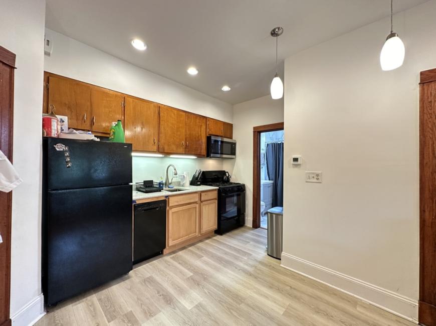 2821 Shakespeare – photo 2