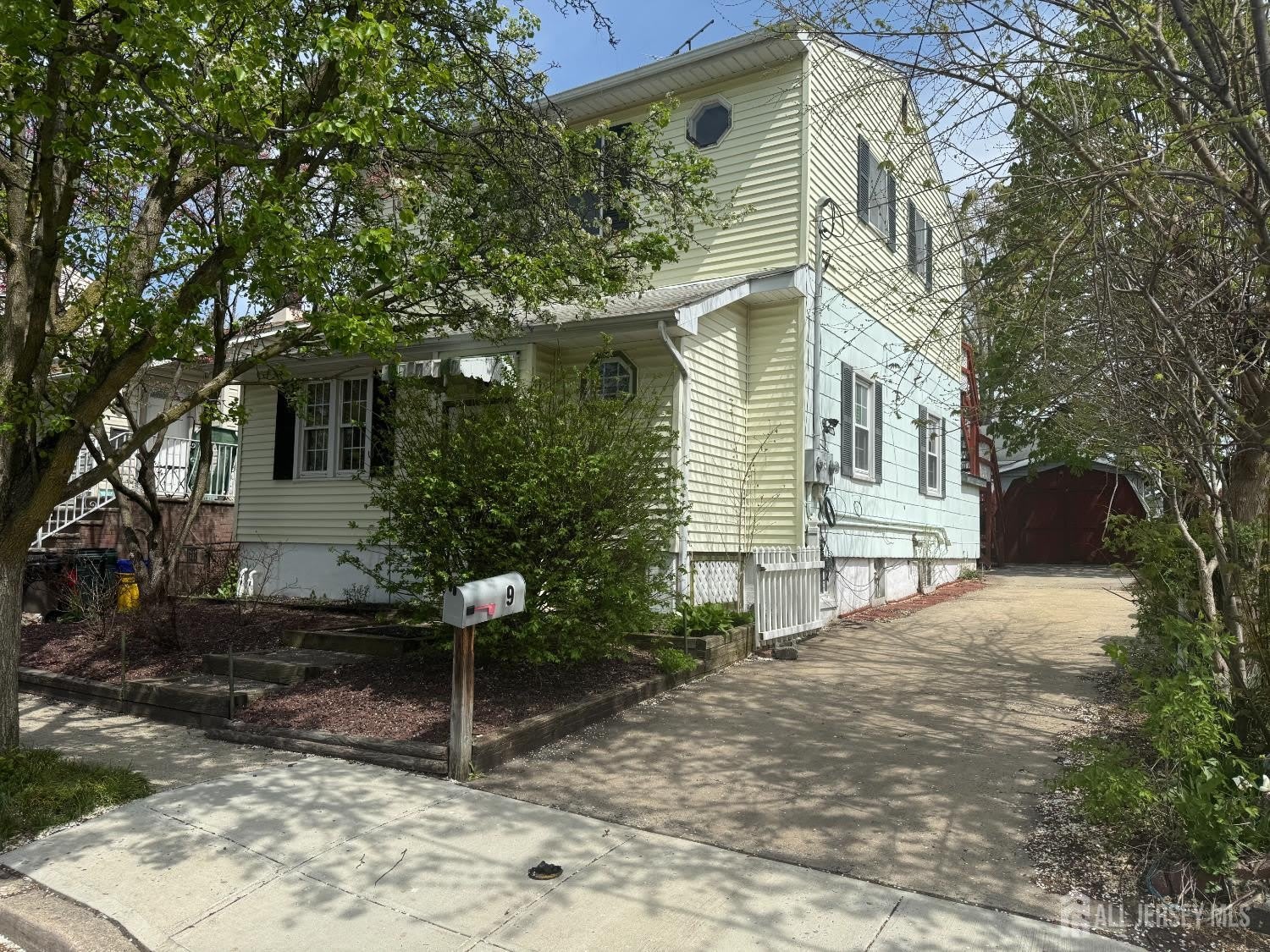 9 Scott Avenue – photo 1