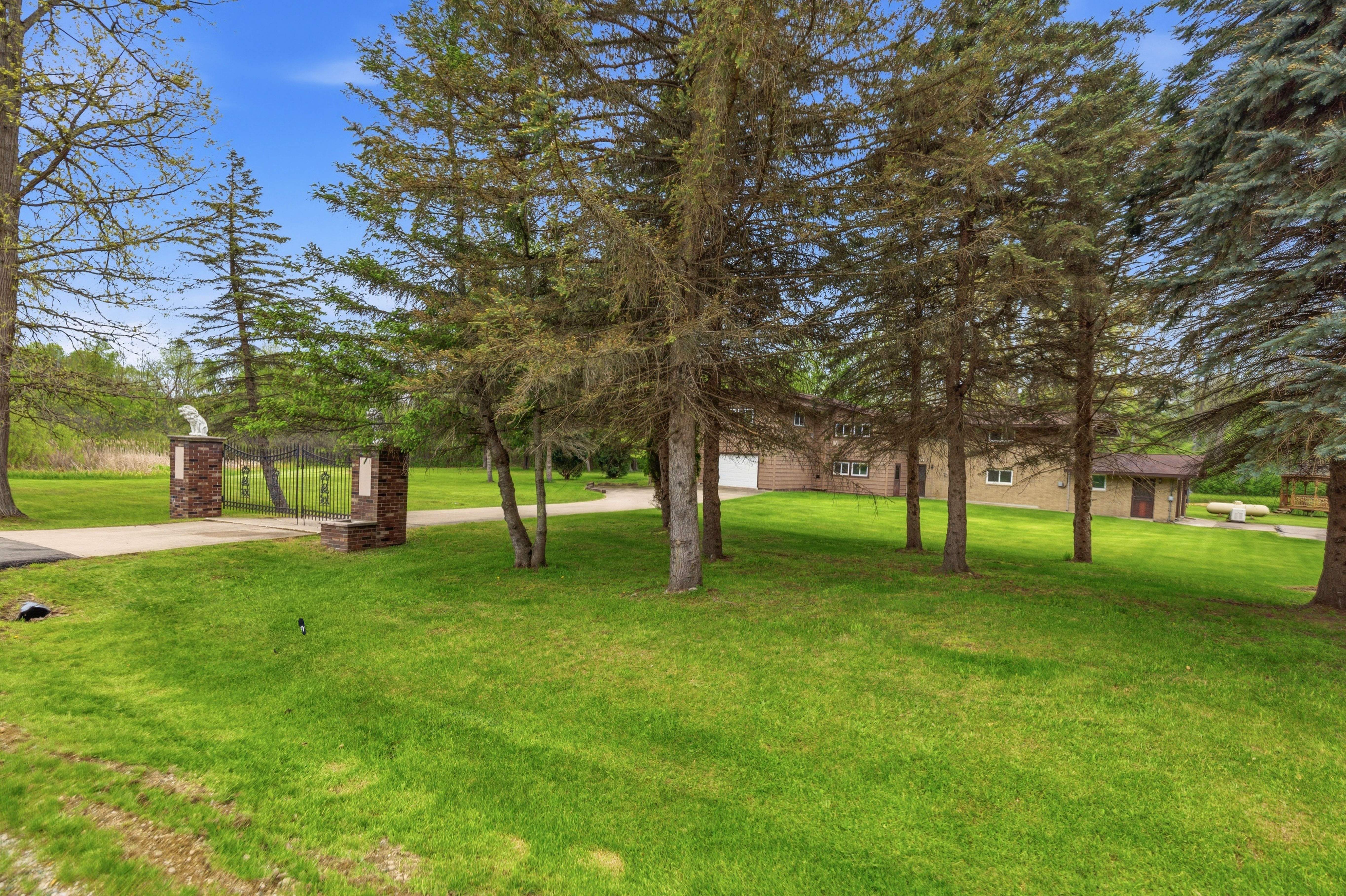 1392 Maple Grove Road – photo 4